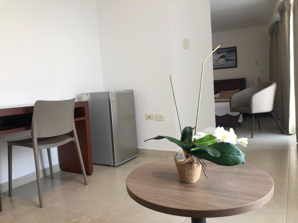 טומאקו Colon Plaza Hotel מראה חיצוני תמונה