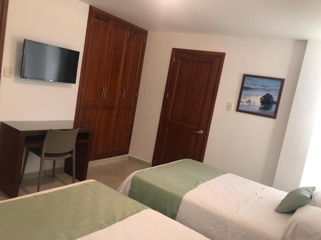 טומאקו Colon Plaza Hotel מראה חיצוני תמונה
