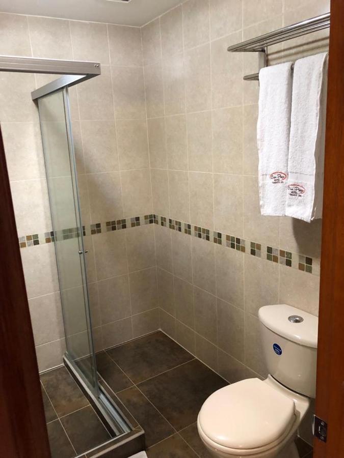טומאקו Colon Plaza Hotel מראה חיצוני תמונה