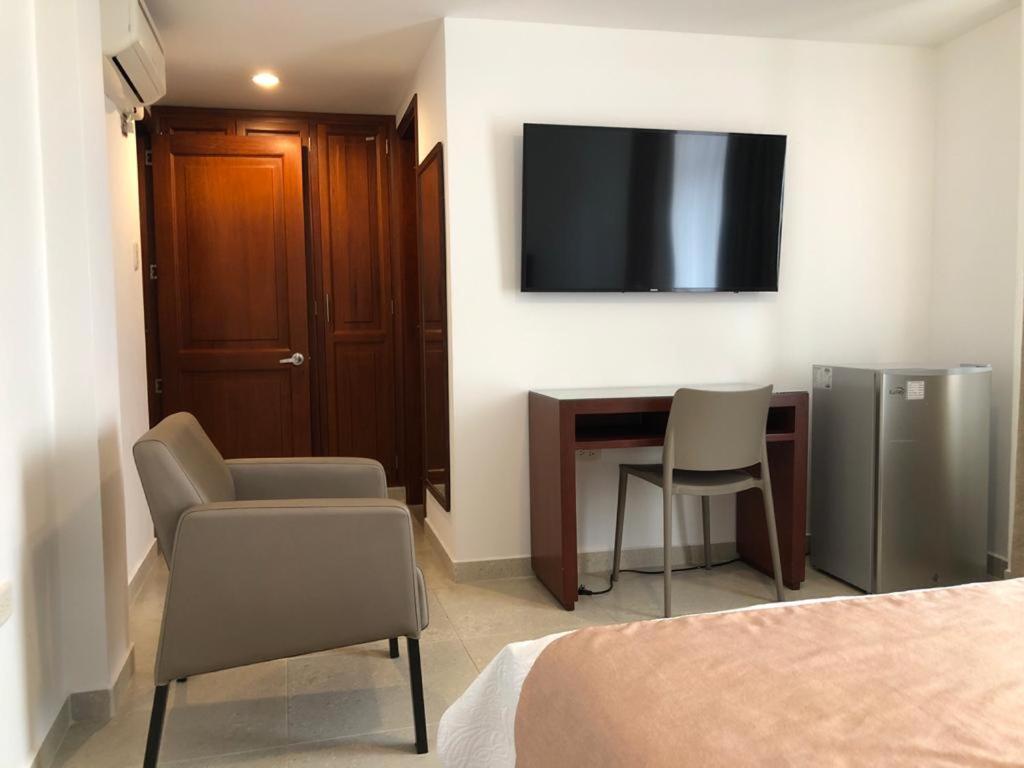 טומאקו Colon Plaza Hotel מראה חיצוני תמונה