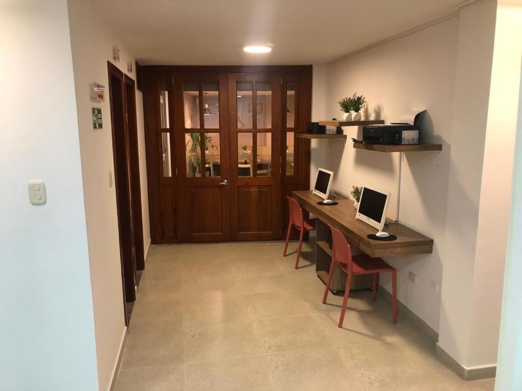 טומאקו Colon Plaza Hotel מראה חיצוני תמונה