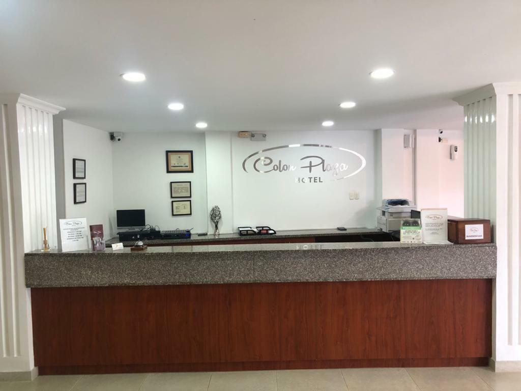 טומאקו Colon Plaza Hotel מראה חיצוני תמונה
